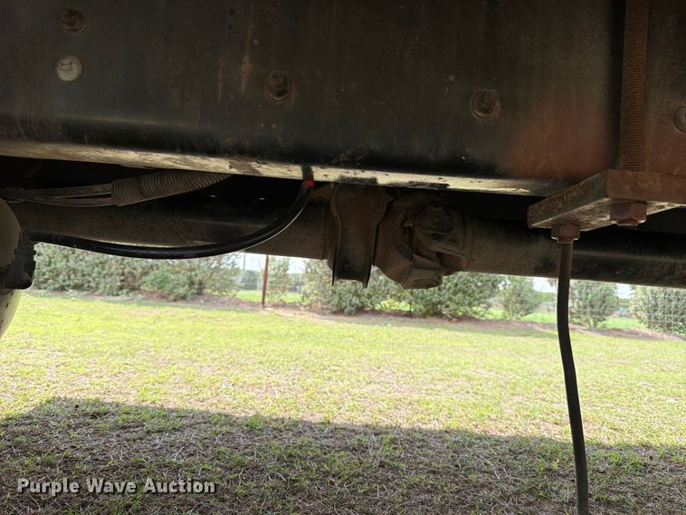 image for item ED5202 2002 Freightliner FL80 crane truck