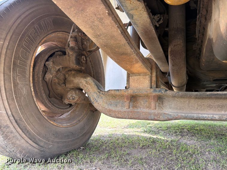 image for item ED5202 2002 Freightliner FL80 crane truck