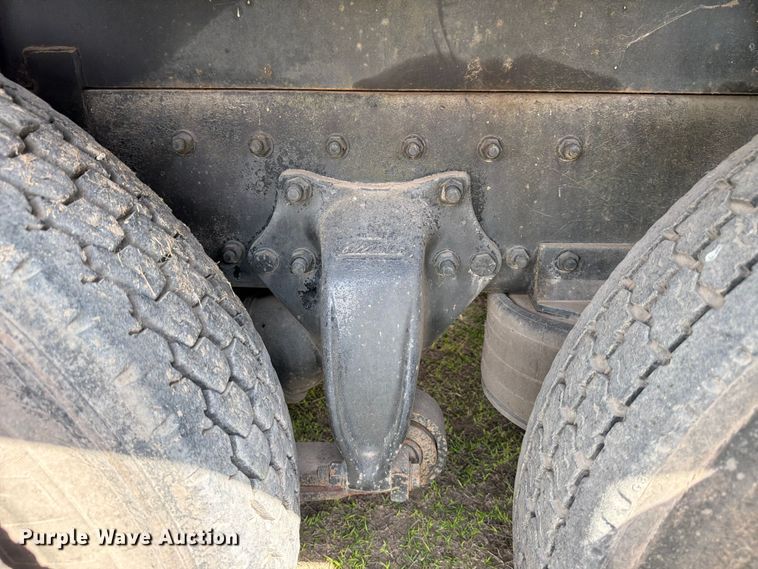 image for item ED5202 2002 Freightliner FL80 crane truck