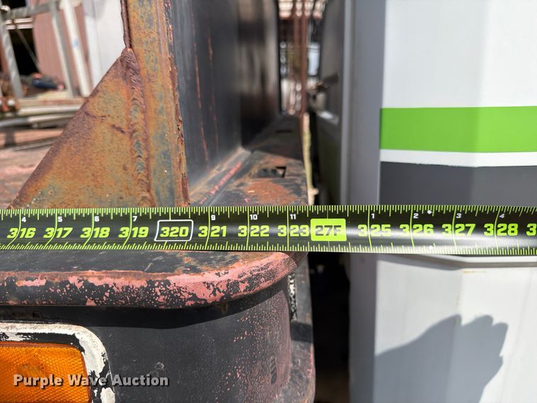 image for item ED5202 2002 Freightliner FL80 crane truck