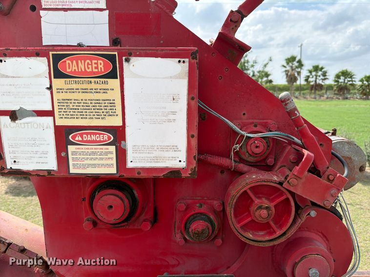 image for item ED5202 2002 Freightliner FL80 crane truck