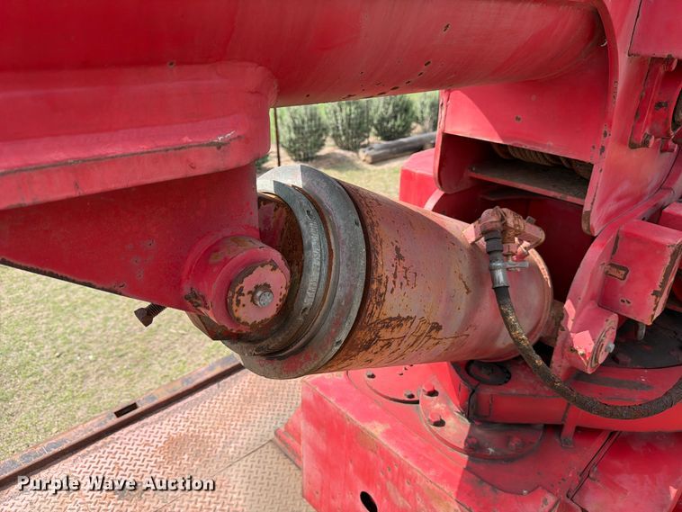 image for item ED5202 2002 Freightliner FL80 crane truck