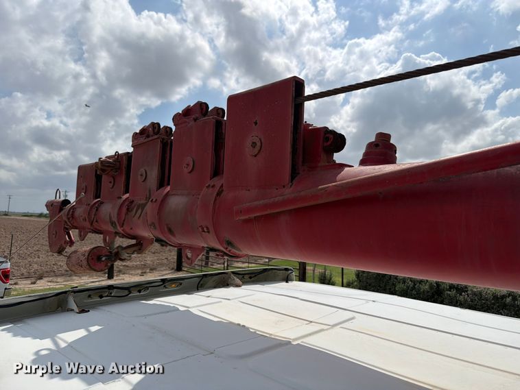 image for item ED5202 2002 Freightliner FL80 crane truck