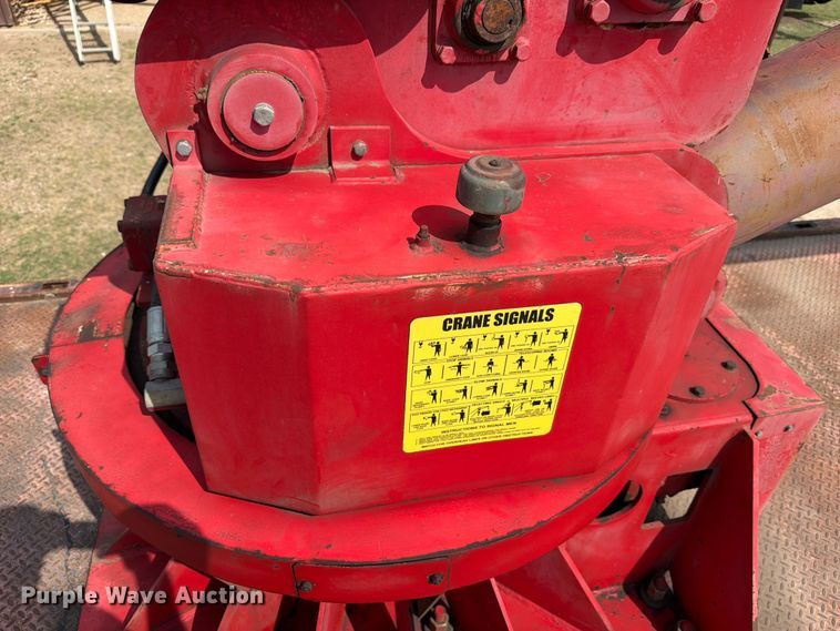 image for item ED5202 2002 Freightliner FL80 crane truck