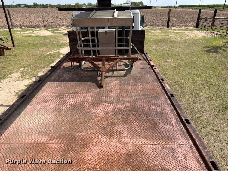 image for item ED5202 2002 Freightliner FL80 crane truck