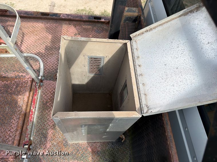 image for item ED5202 2002 Freightliner FL80 crane truck