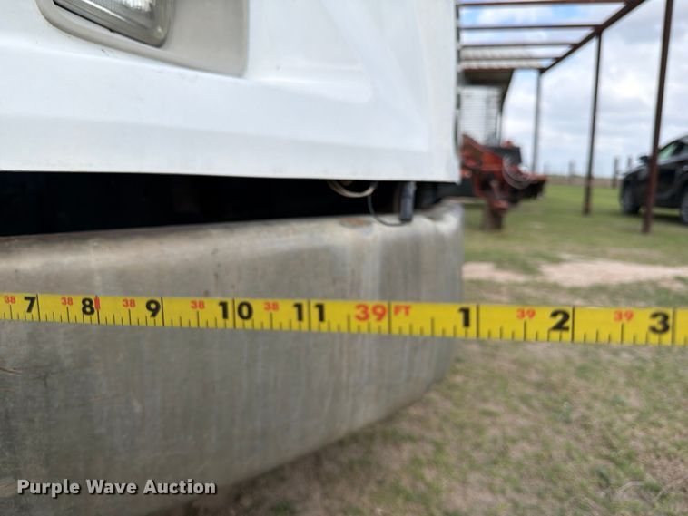 image for item ED5202 2002 Freightliner FL80 crane truck