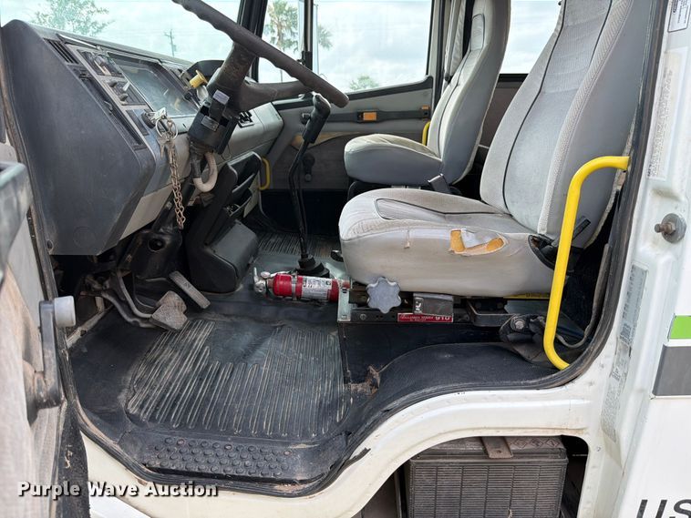 image for item ED5202 2002 Freightliner FL80 crane truck