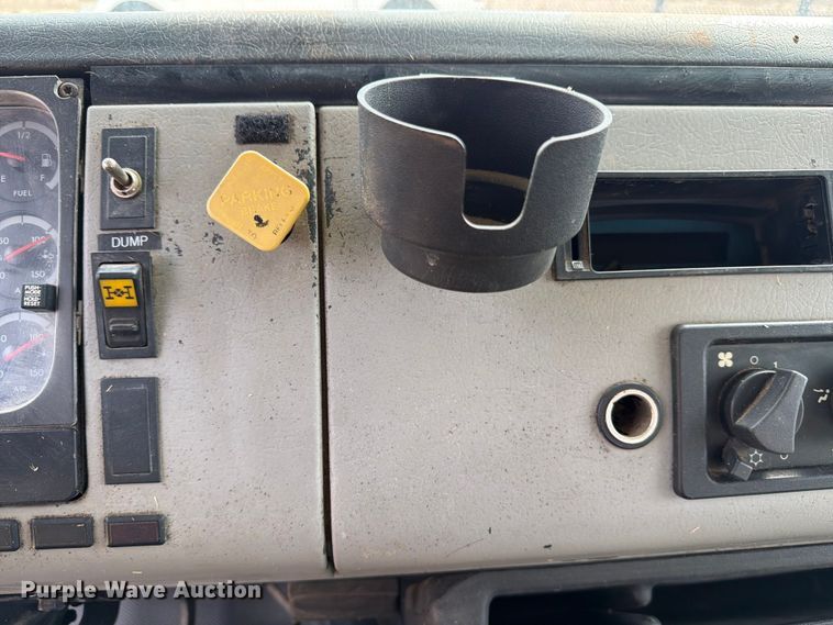 image for item ED5202 2002 Freightliner FL80 crane truck