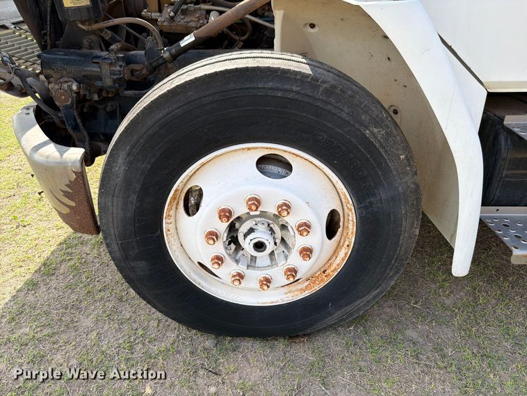 image for item ED5202 2002 Freightliner FL80 crane truck