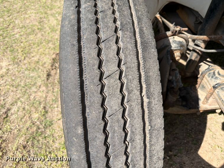 image for item ED5202 2002 Freightliner FL80 crane truck