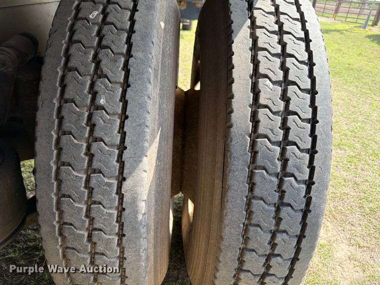 image for item ED5202 2002 Freightliner FL80 crane truck