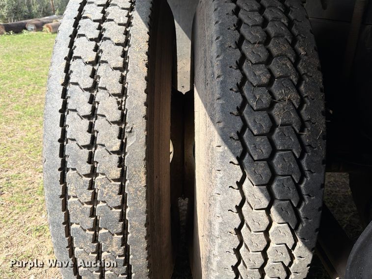 image for item ED5202 2002 Freightliner FL80 crane truck