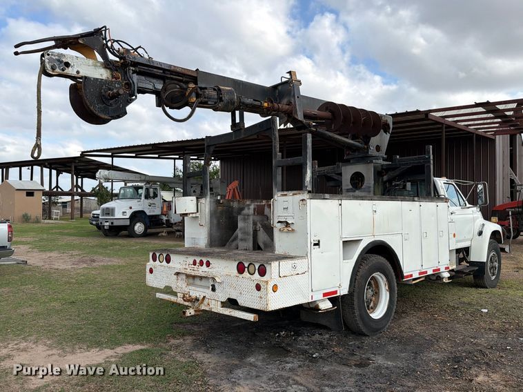 image for item ED5203 1996 Ford F800 digger derrick truck