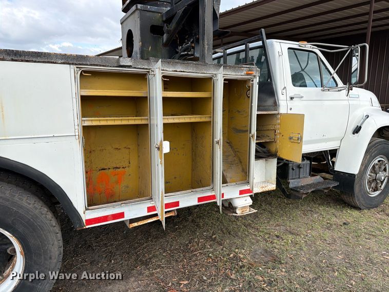 image for item ED5203 1996 Ford F800 digger derrick truck