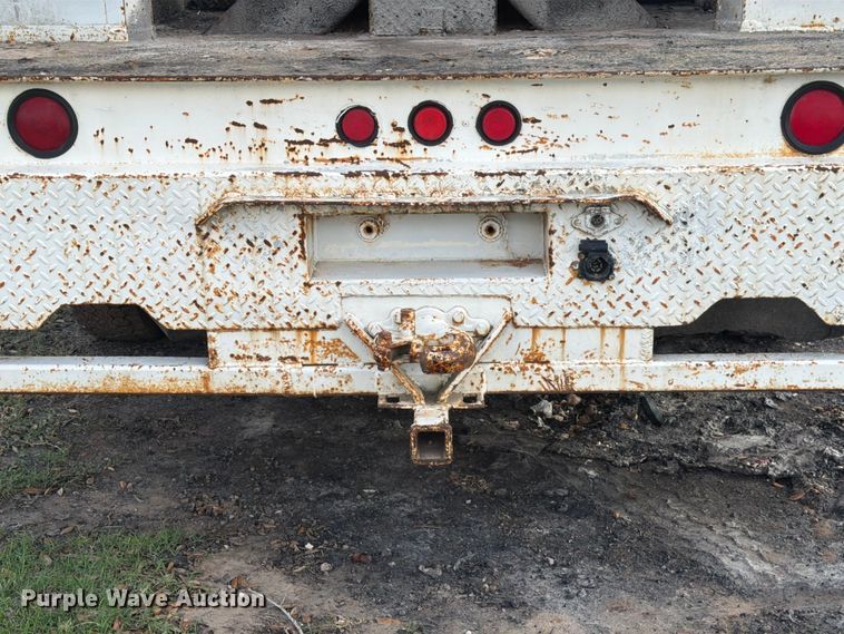 image for item ED5203 1996 Ford F800 digger derrick truck