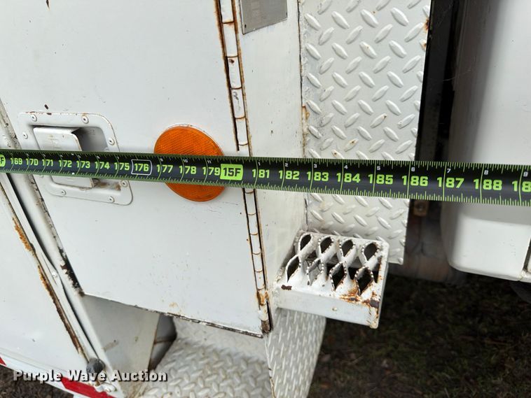 image for item ED5203 1996 Ford F800 digger derrick truck