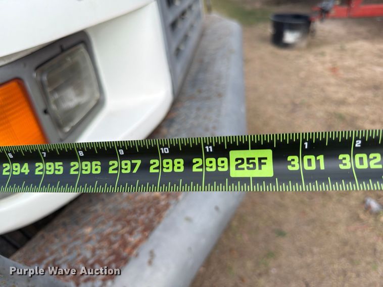 image for item ED5203 1996 Ford F800 digger derrick truck