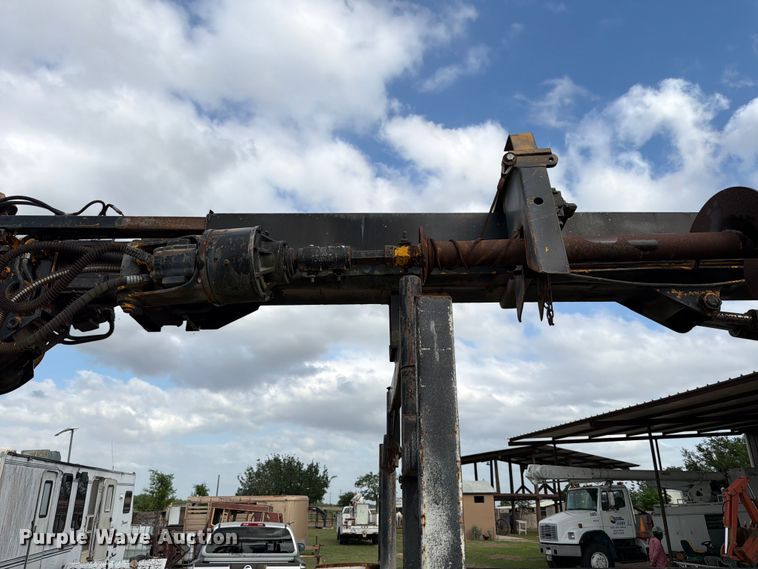 image for item ED5203 1996 Ford F800 digger derrick truck