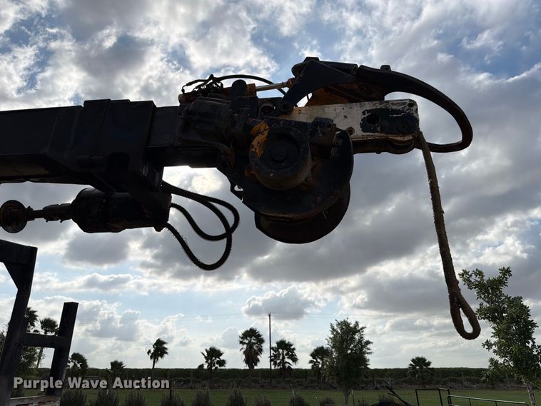 image for item ED5203 1996 Ford F800 digger derrick truck