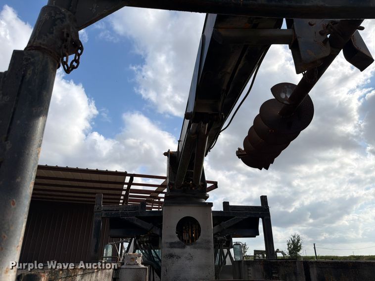 image for item ED5203 1996 Ford F800 digger derrick truck