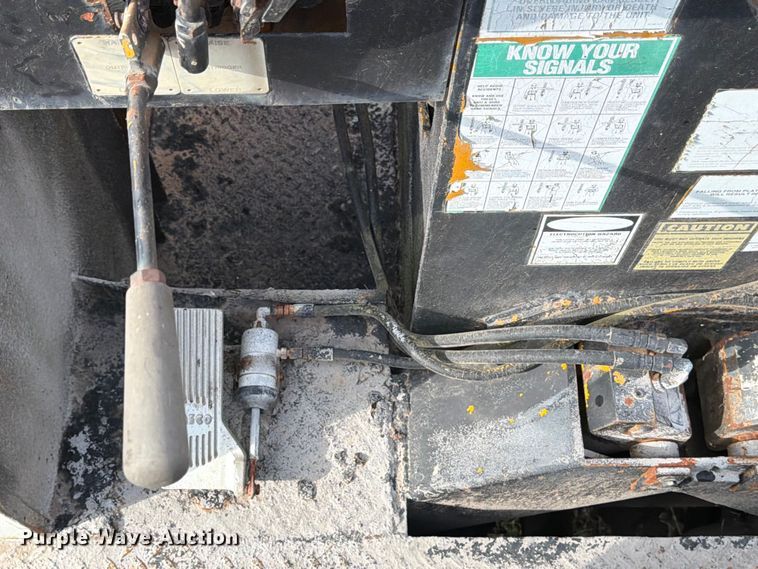 image for item ED5203 1996 Ford F800 digger derrick truck