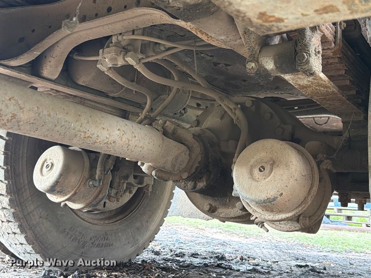 image for item ED5203 1996 Ford F800 digger derrick truck