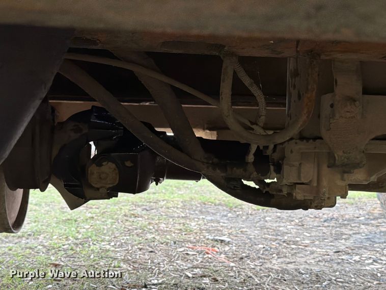 image for item ED5203 1996 Ford F800 digger derrick truck