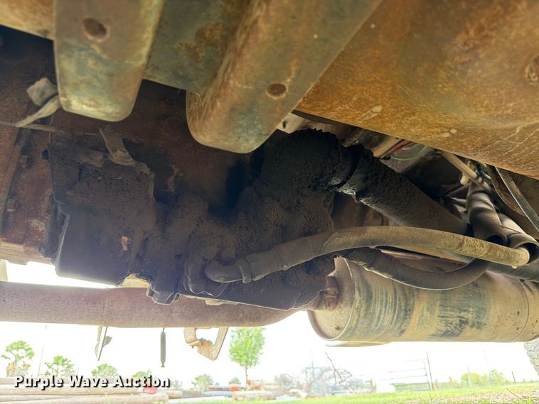 image for item ED5203 1996 Ford F800 digger derrick truck