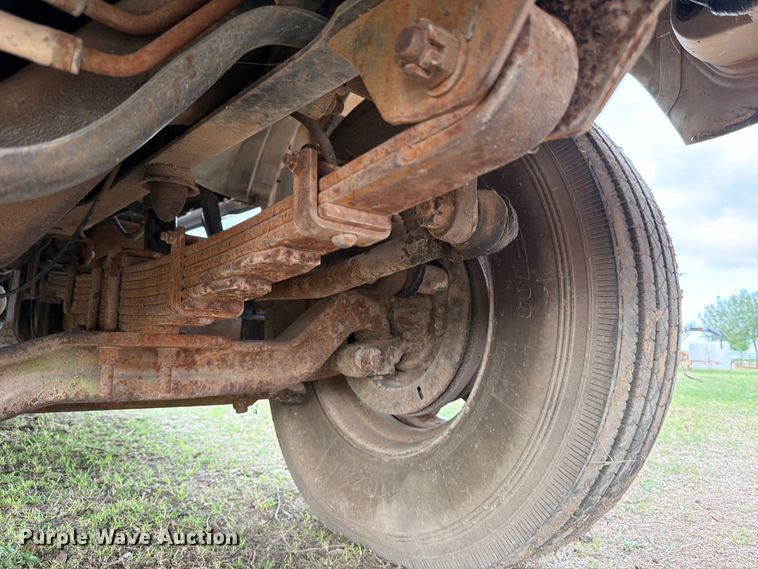 image for item ED5203 1996 Ford F800 digger derrick truck