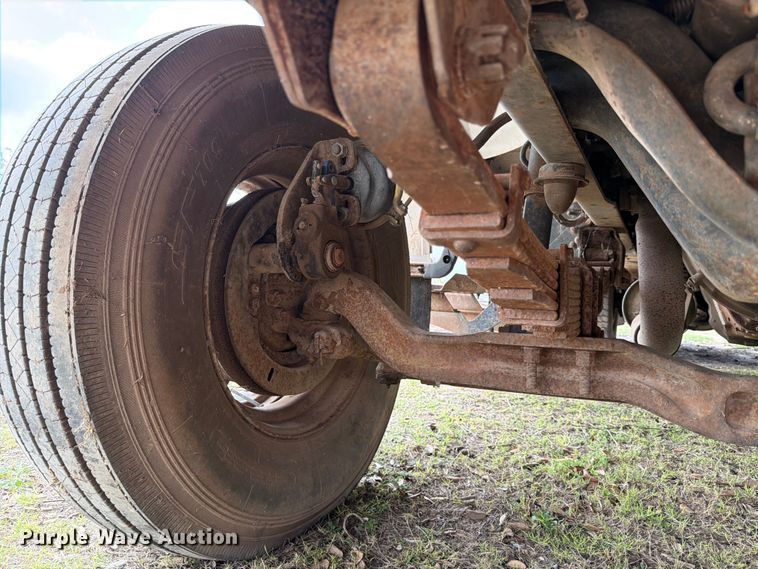 image for item ED5203 1996 Ford F800 digger derrick truck