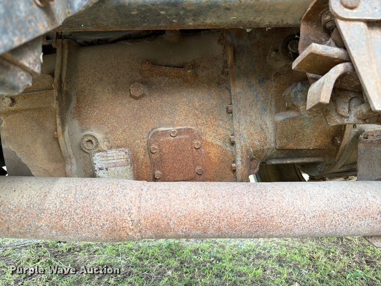 image for item ED5203 1996 Ford F800 digger derrick truck