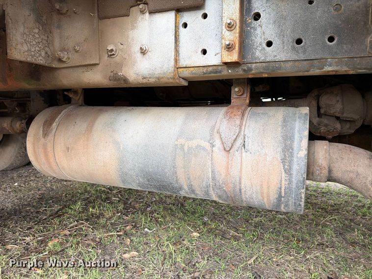 image for item ED5203 1996 Ford F800 digger derrick truck