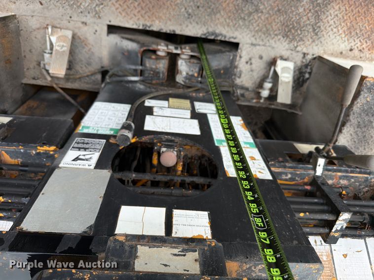 image for item ED5203 1996 Ford F800 digger derrick truck