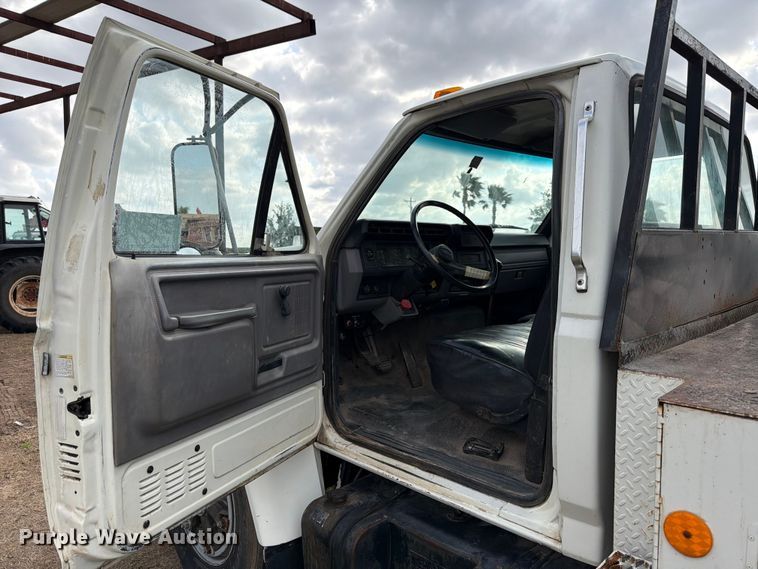 image for item ED5203 1996 Ford F800 digger derrick truck