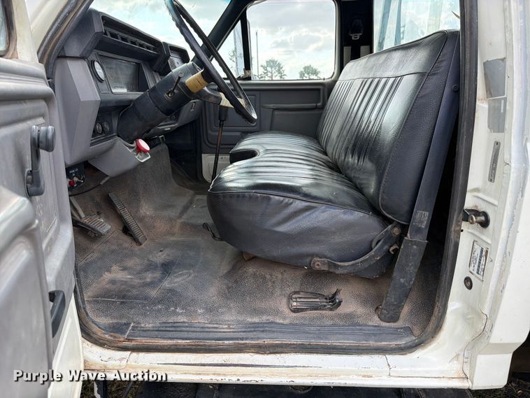 image for item ED5203 1996 Ford F800 digger derrick truck