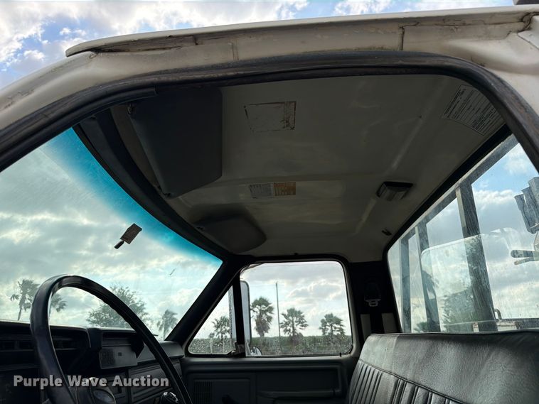 image for item ED5203 1996 Ford F800 digger derrick truck