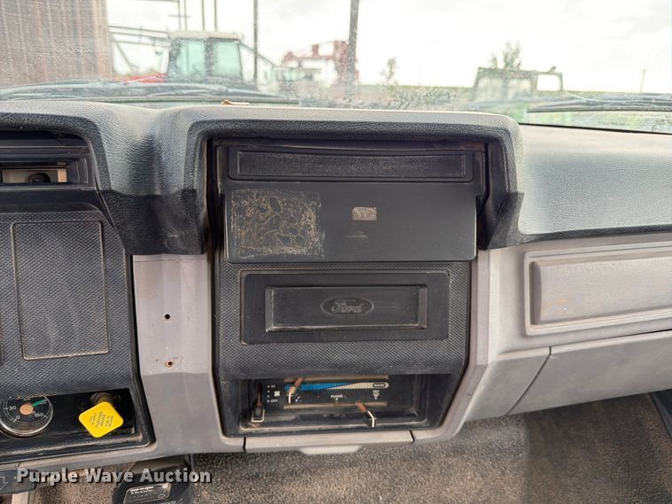 image for item ED5203 1996 Ford F800 digger derrick truck