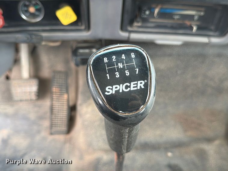 image for item ED5203 1996 Ford F800 digger derrick truck