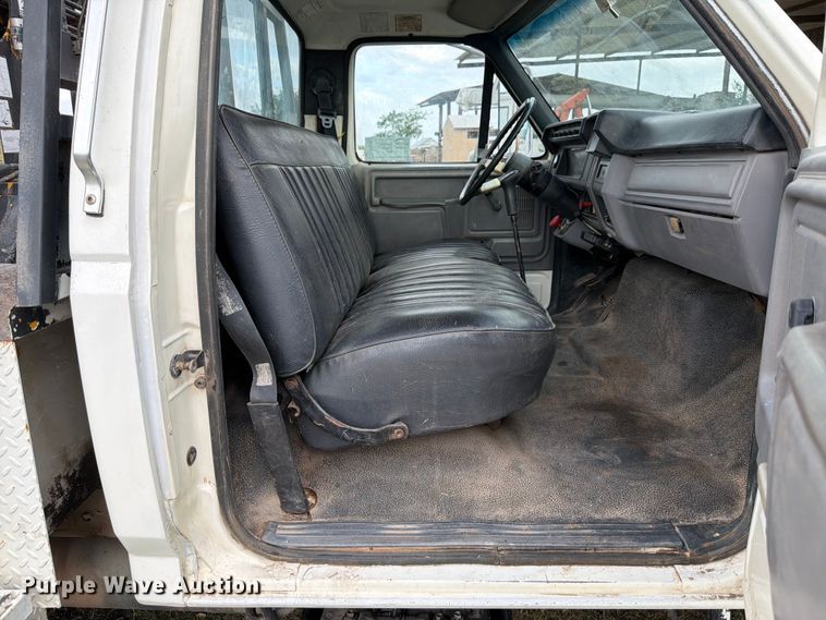 image for item ED5203 1996 Ford F800 digger derrick truck