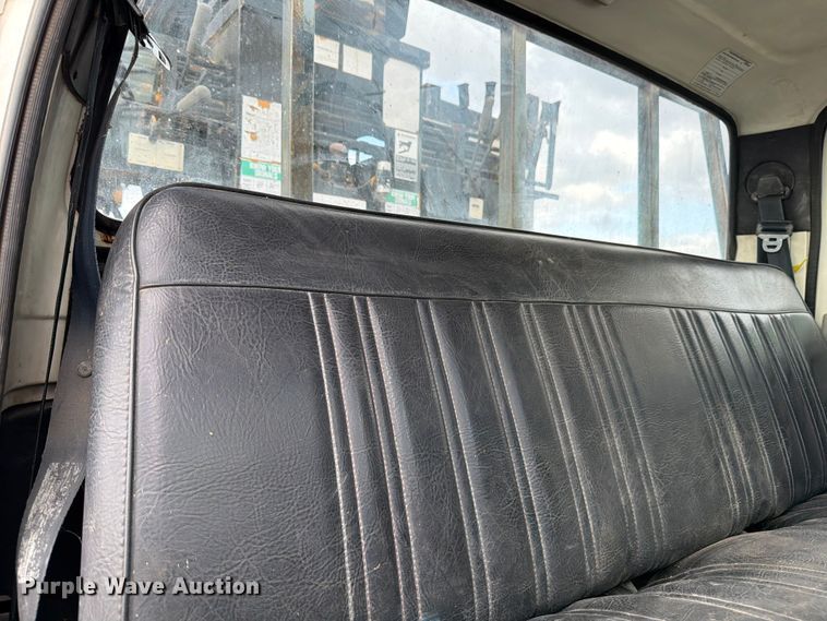 image for item ED5203 1996 Ford F800 digger derrick truck