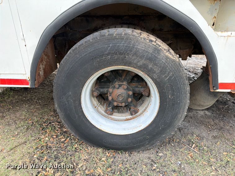 image for item ED5203 1996 Ford F800 digger derrick truck