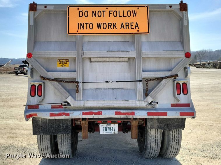 image for item EE0917 1997 Hawkeye end dump pup trailer