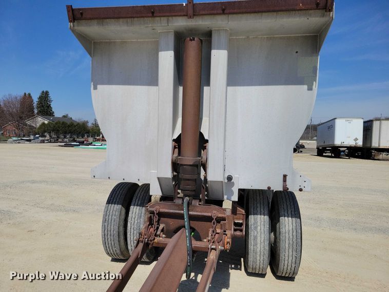 image for item EE0917 1997 Hawkeye end dump pup trailer