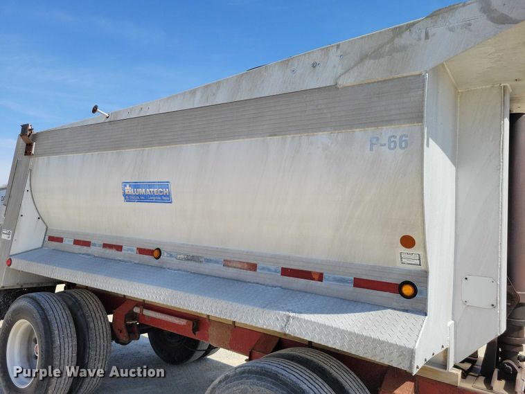 image for item EE0917 1997 Hawkeye end dump pup trailer