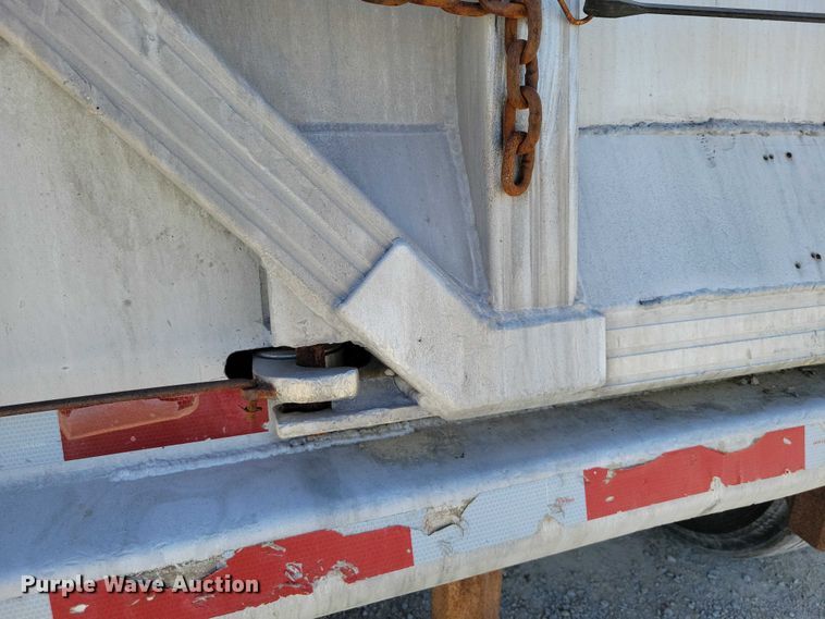 image for item EE0917 1997 Hawkeye end dump pup trailer