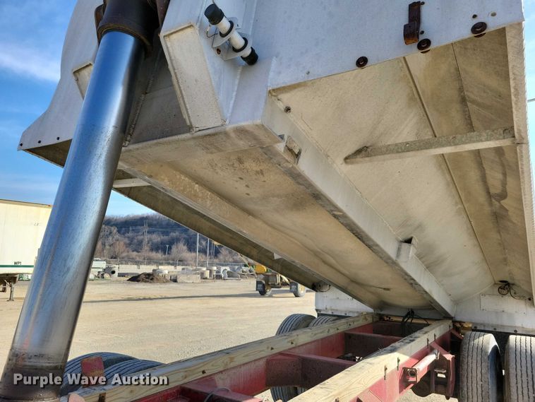 image for item EE0917 1997 Hawkeye end dump pup trailer