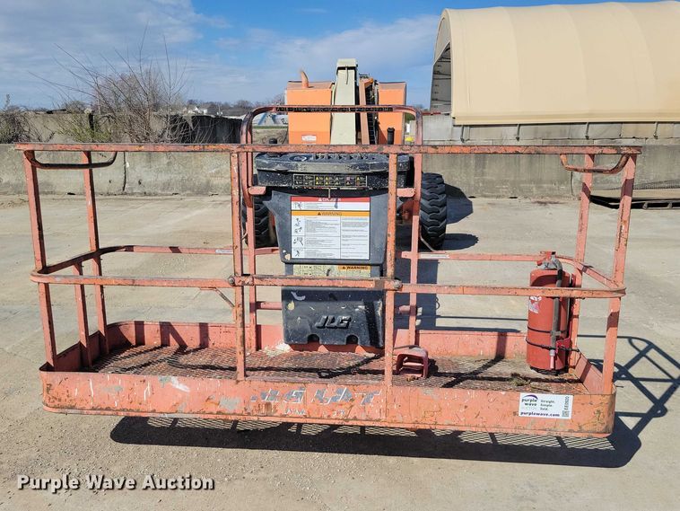 image for item EE0920 2000 JLG 601S boom lift