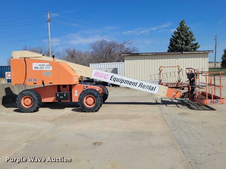 image for item EE0920 2000 JLG 601S boom lift
