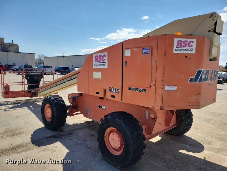 image for item EE0920 2000 JLG 601S boom lift